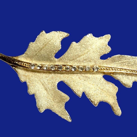 Women's Oak Leaf Pin Brooch with Rhinestones - Picture 2 of 10